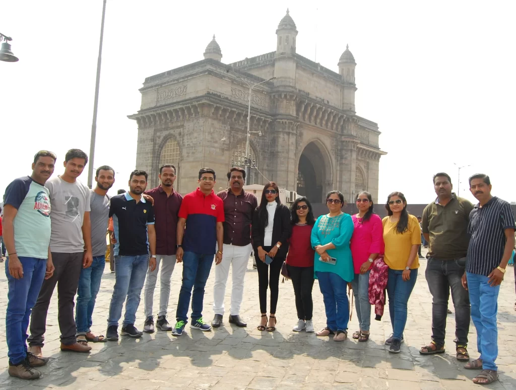 Ingenium Team Pic Outing in Mumbai Near India Gate